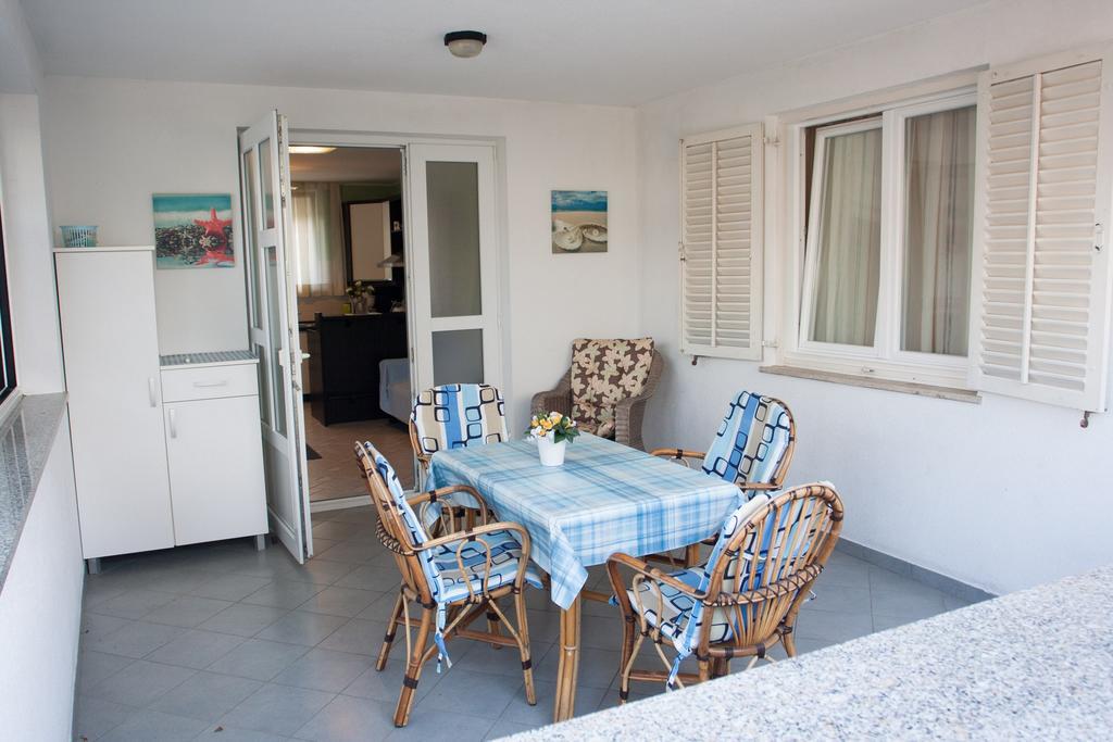 Apartments Silvia Πόρετς Εξωτερικό φωτογραφία