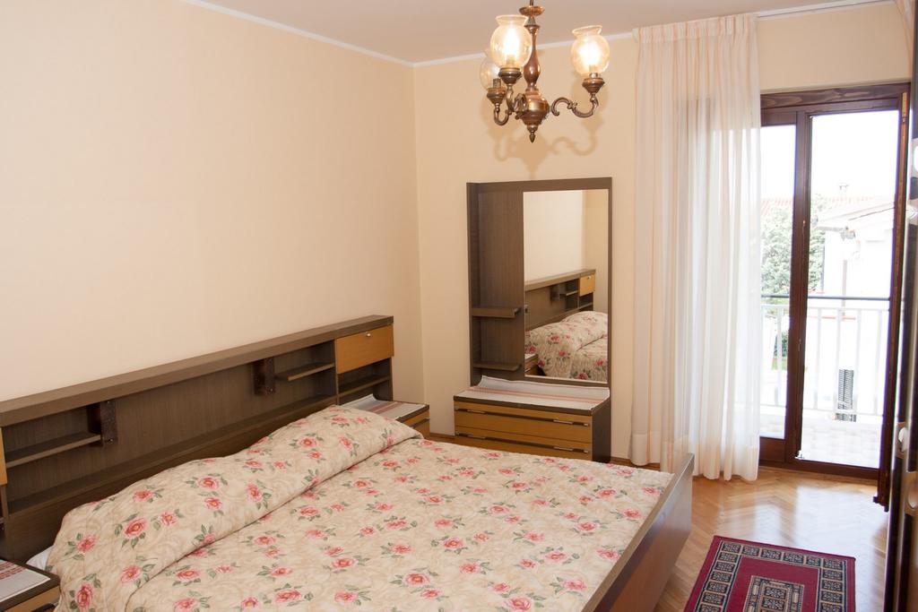 Apartments Silvia Πόρετς Εξωτερικό φωτογραφία