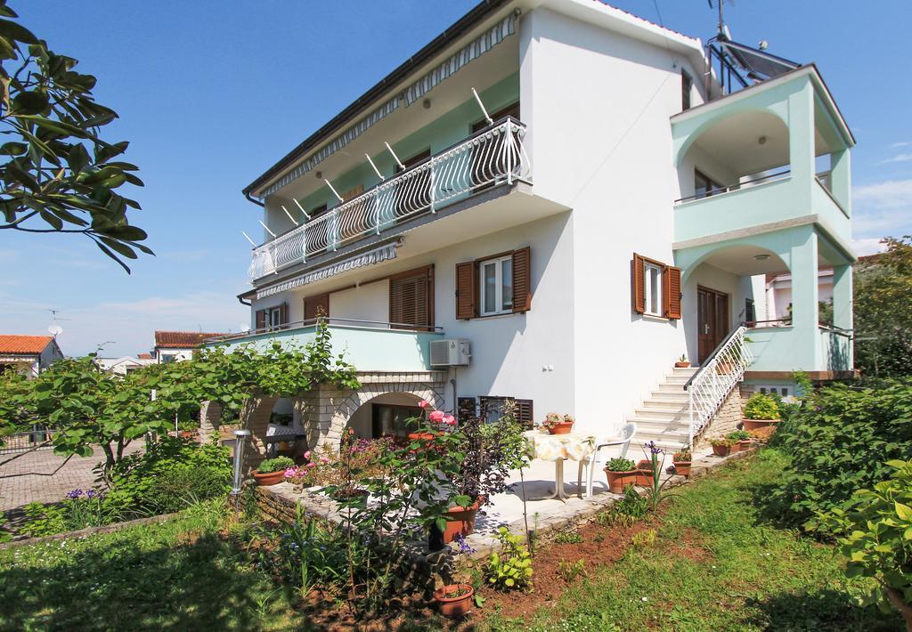 Apartments Silvia Πόρετς Εξωτερικό φωτογραφία