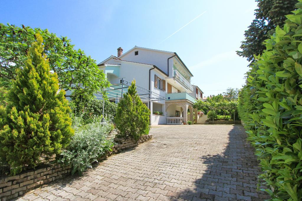 Apartments Silvia Πόρετς Εξωτερικό φωτογραφία