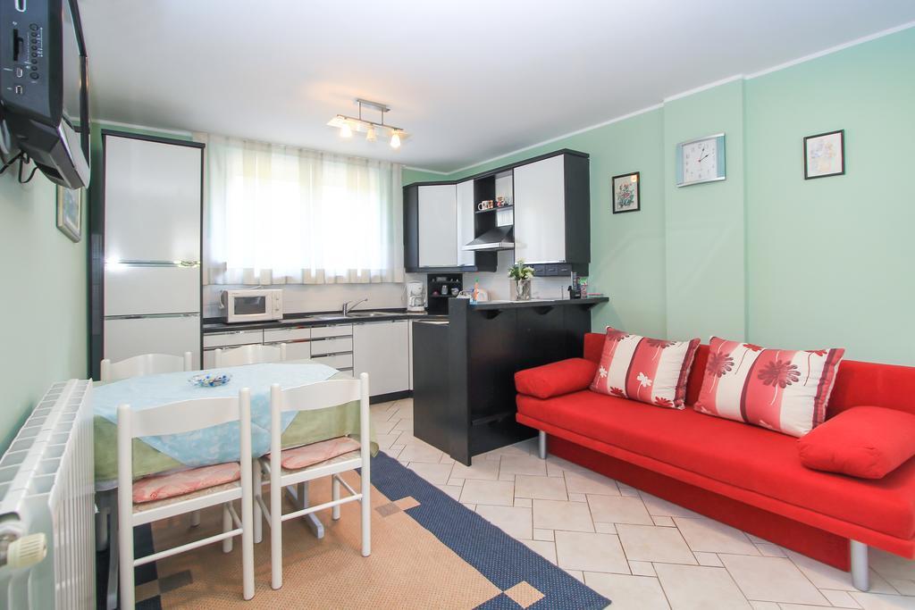 Apartments Silvia Πόρετς Εξωτερικό φωτογραφία