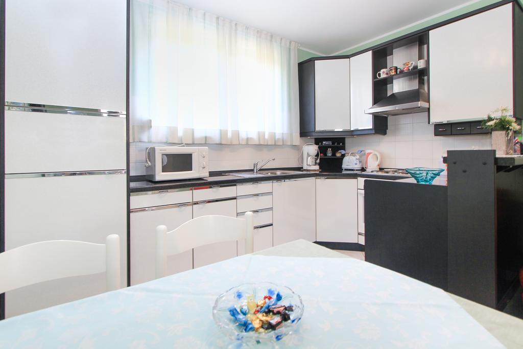 Apartments Silvia Πόρετς Εξωτερικό φωτογραφία