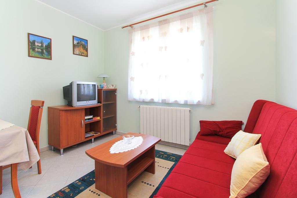 Apartments Silvia Πόρετς Εξωτερικό φωτογραφία