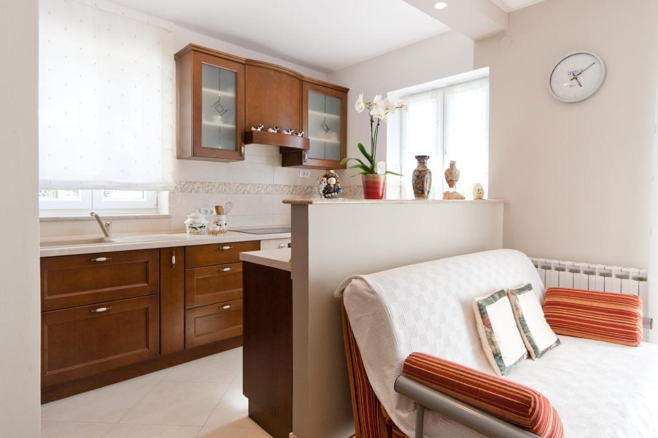 Apartments Silvia Πόρετς Εξωτερικό φωτογραφία