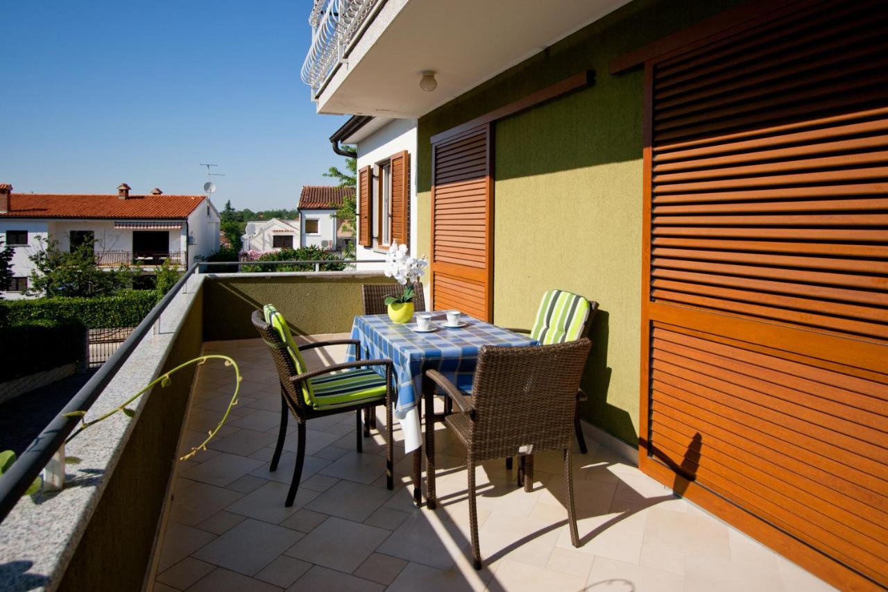 Apartments Silvia Πόρετς Εξωτερικό φωτογραφία