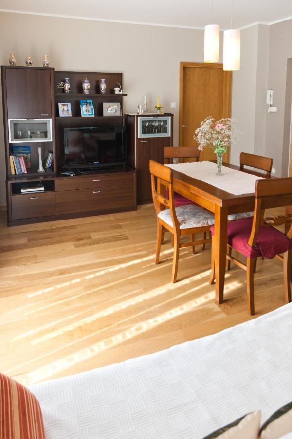 Apartments Silvia Πόρετς Εξωτερικό φωτογραφία