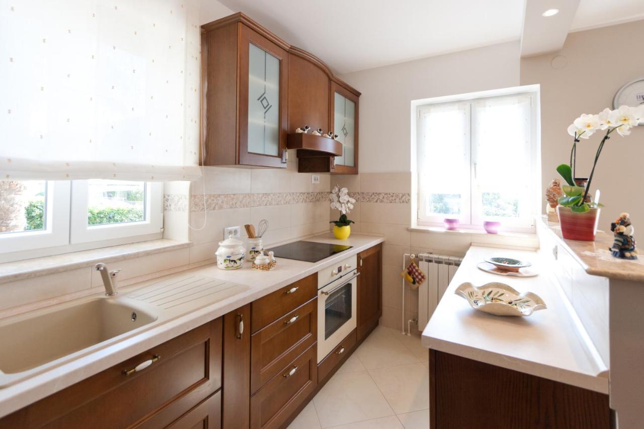 Apartments Silvia Πόρετς Εξωτερικό φωτογραφία